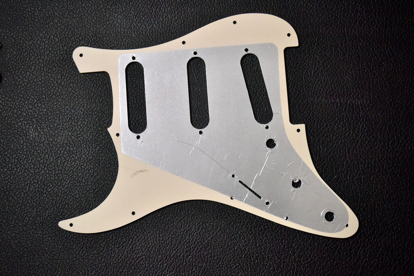 3-Ply Pearloid Pickguard 11-Hole for Stratocaster - Pre-owned
