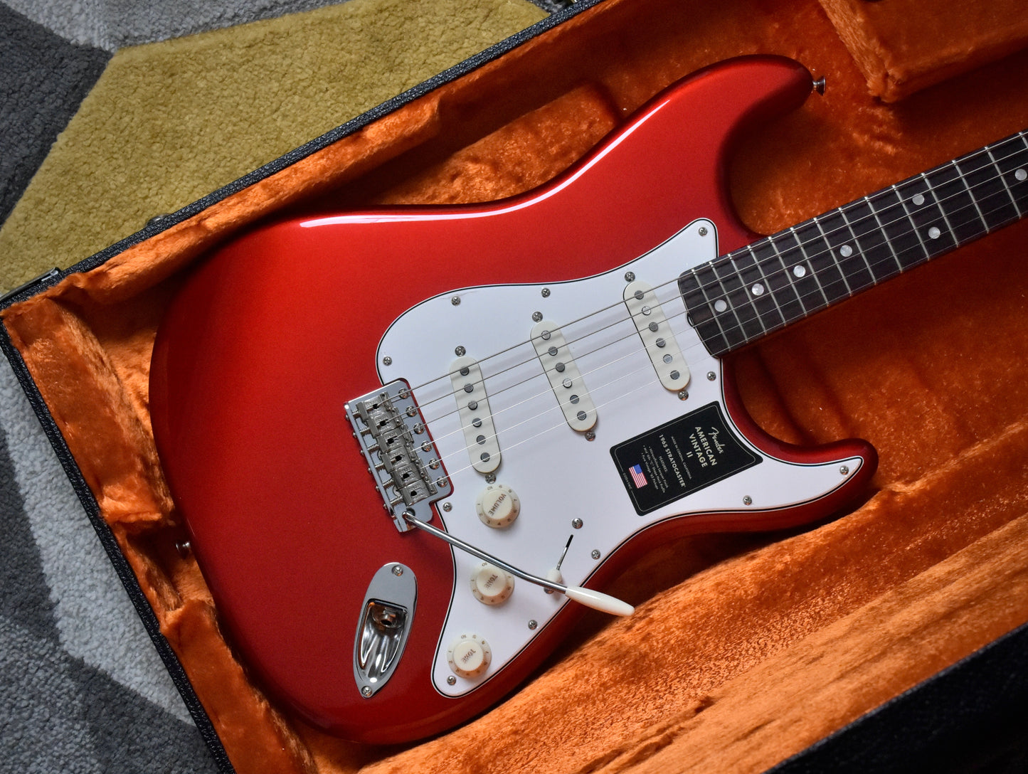 Fender American Vintage II '65 Stratocaster 2025 - Candy Apple Red