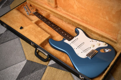 Fender (Mex) Standard Stratocaster RW / Lake Placid Blue (Pre-owned, 1995)