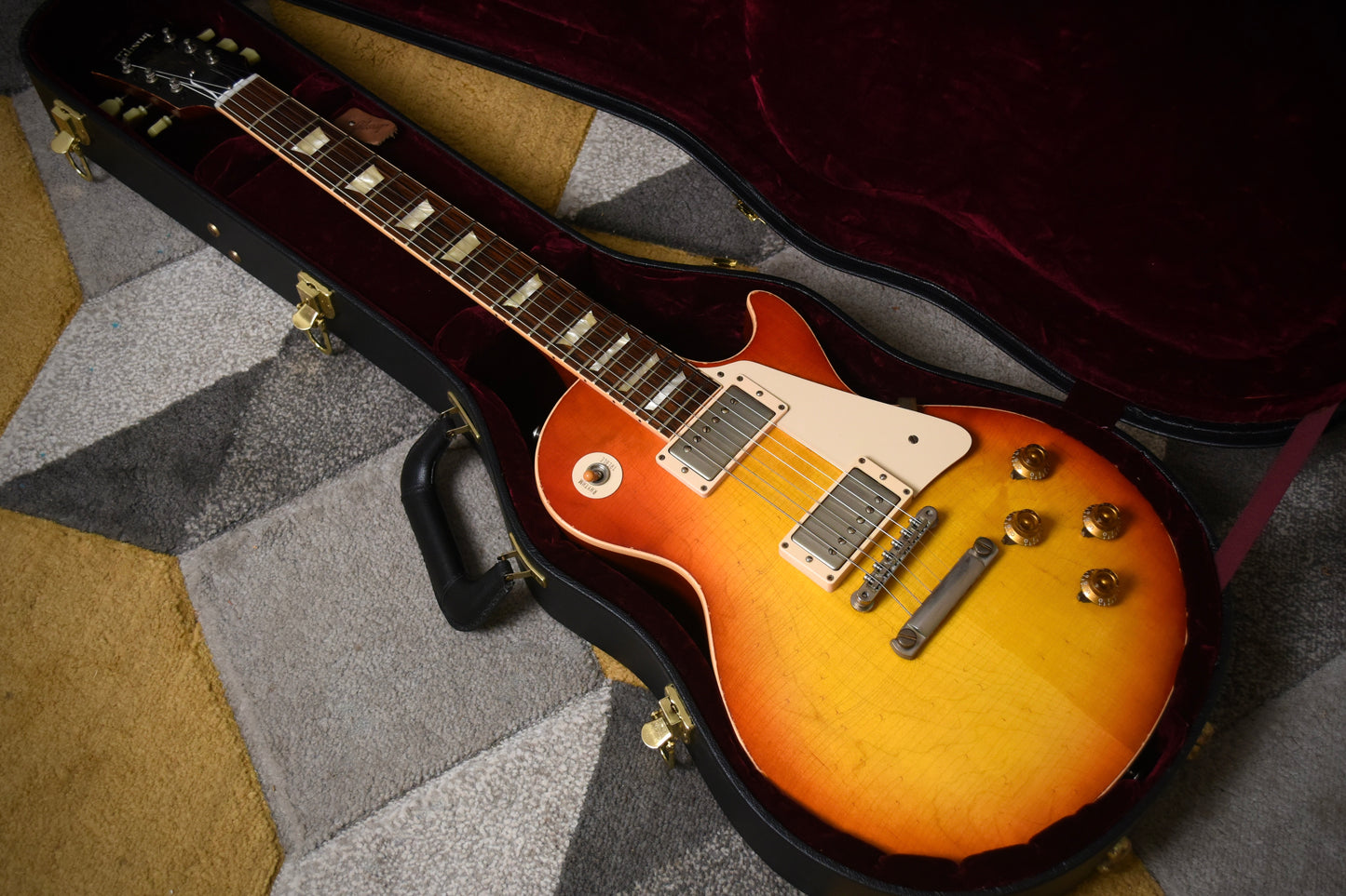 Gibson Custom Shop 1958 Les Paul Aged Washed Cherry Burst (Pre-owned, 2011)