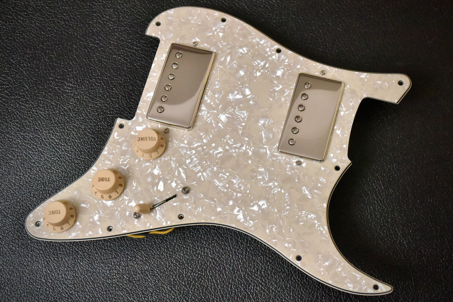 Seymour Duncan Green Magic Loaded Pickguard 2022 - Nickel