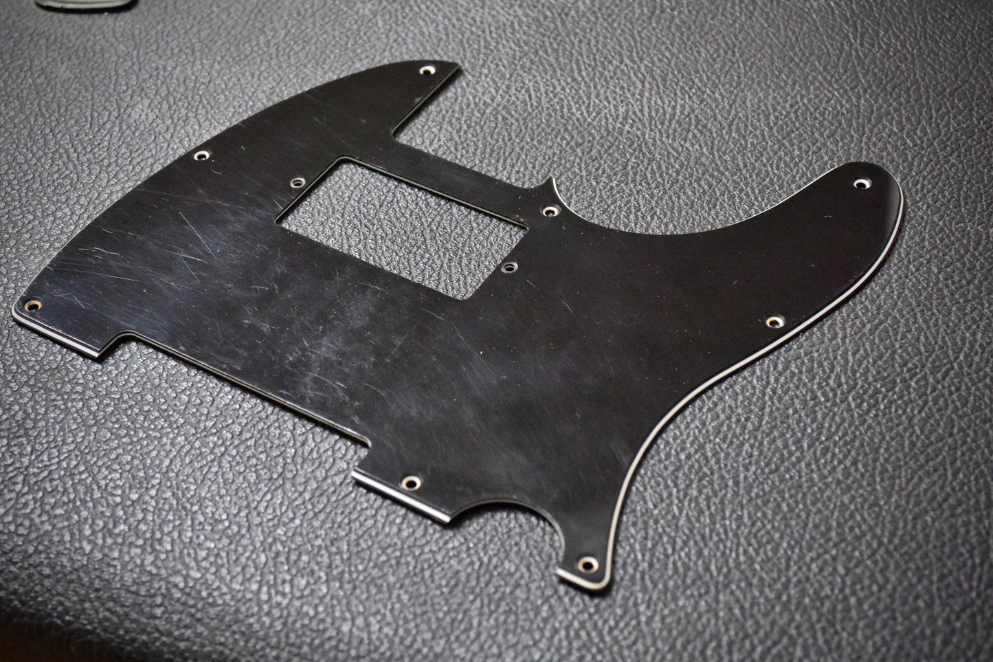 8-hole 3-Ply Telecaster Pickguard Humbucker Black - Pre-owned