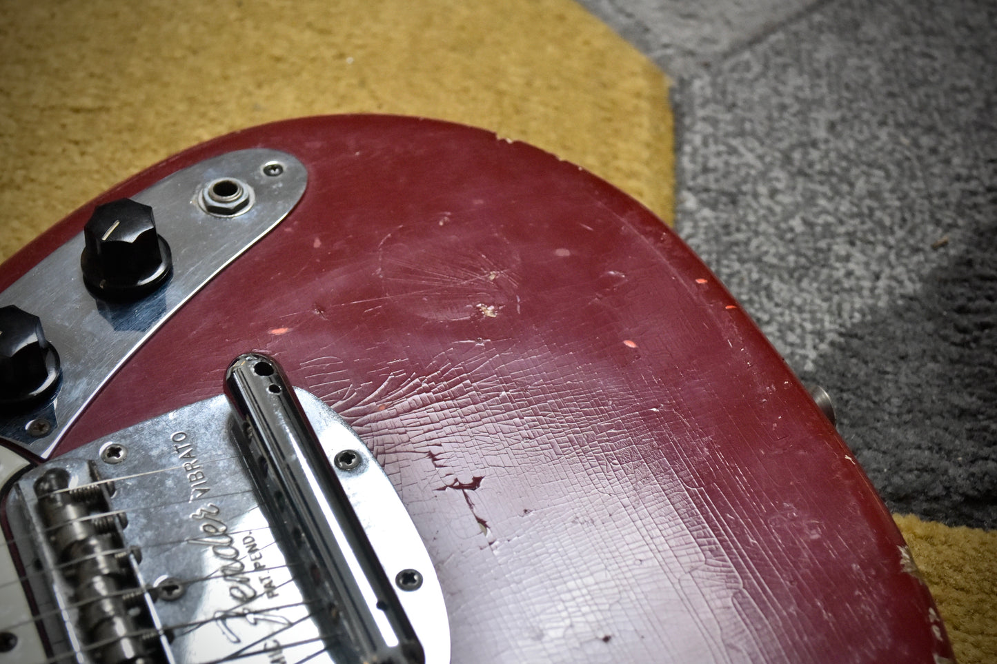 Fender Mustang Guitar with Rosewood Fretboard 1966 - Dakota Red