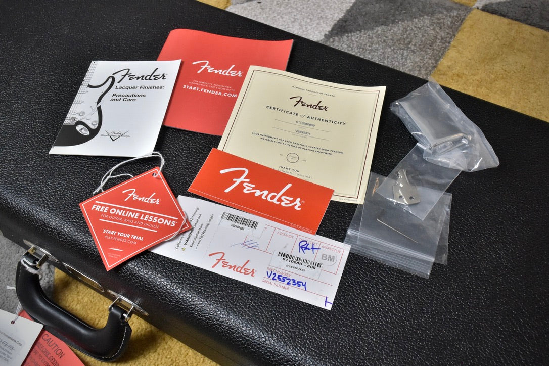 Fender American Vintage II '65 Stratocaster 2025 - Candy Apple Red