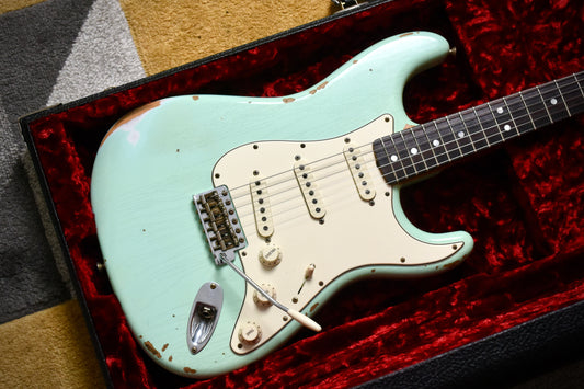 Fender Custom Shop 1964 Stratocaster Relic – Faded/Aged Surf Green (2022)