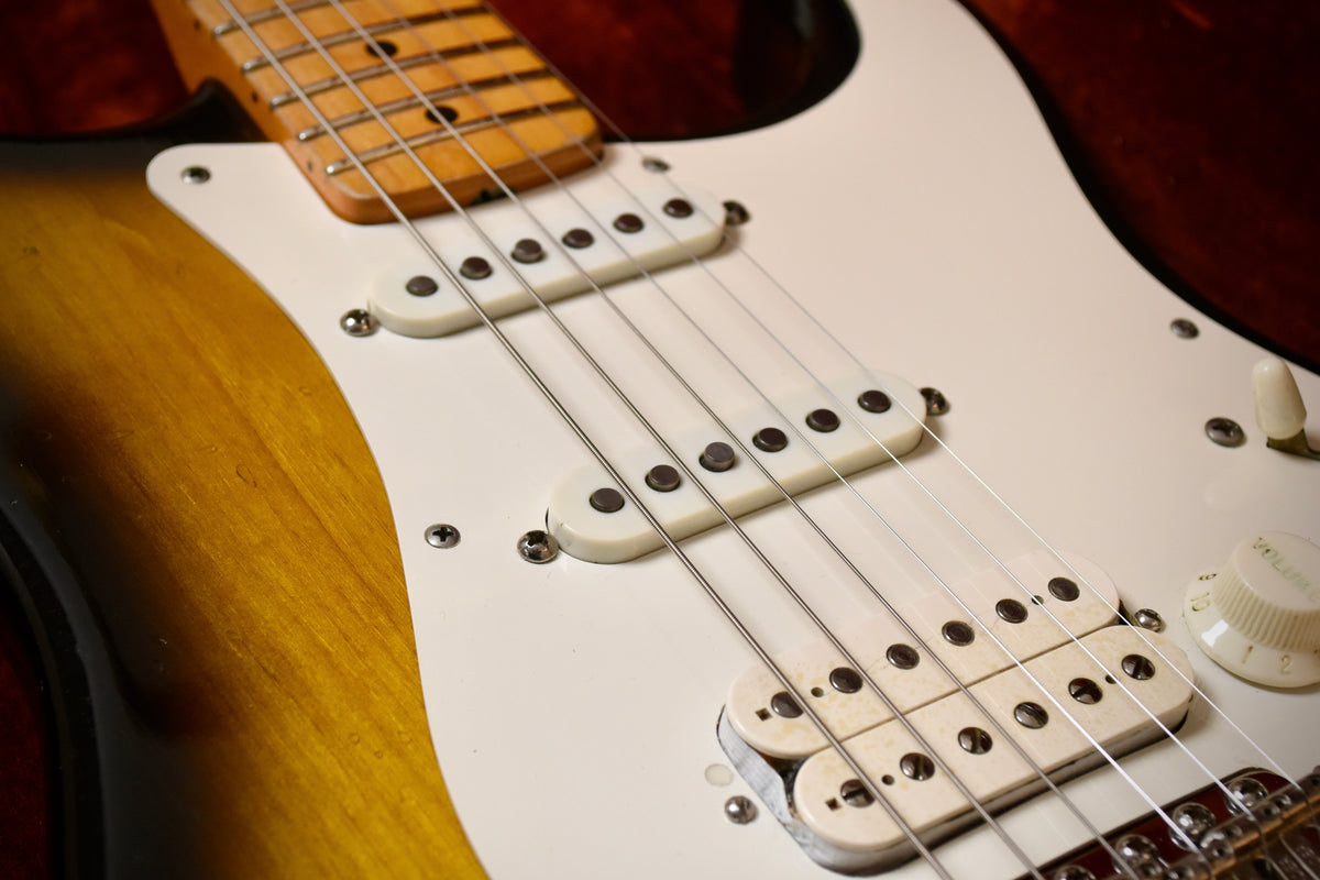 Fender American Vintage Reissue 1957 Stratocaster 2 Tone Sunburst (Pre-owned, 1986)