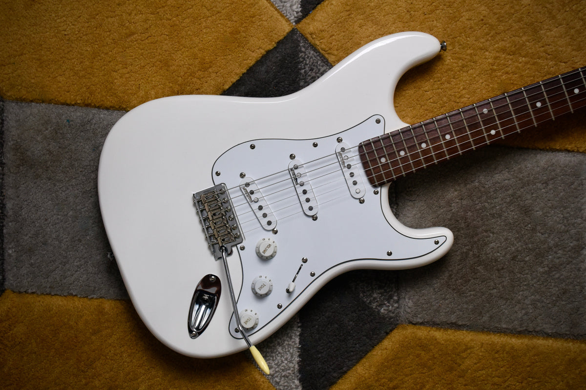 Vintage V6JMH ReIssued Electric Guitar Olympia White 'Fillmore' (Pre-owned, 2016)