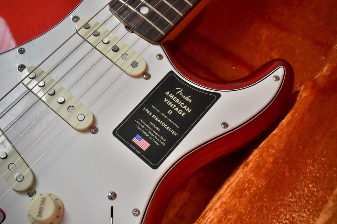 Fender American Vintage II '65 Stratocaster 2025 - Candy Apple Red