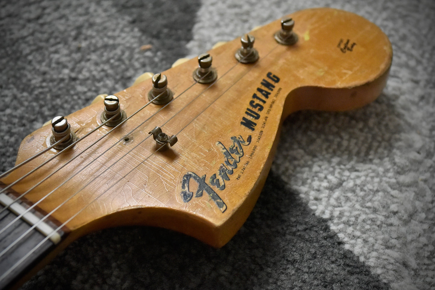 Fender Mustang Guitar with Rosewood Fretboard 1966 - Dakota Red