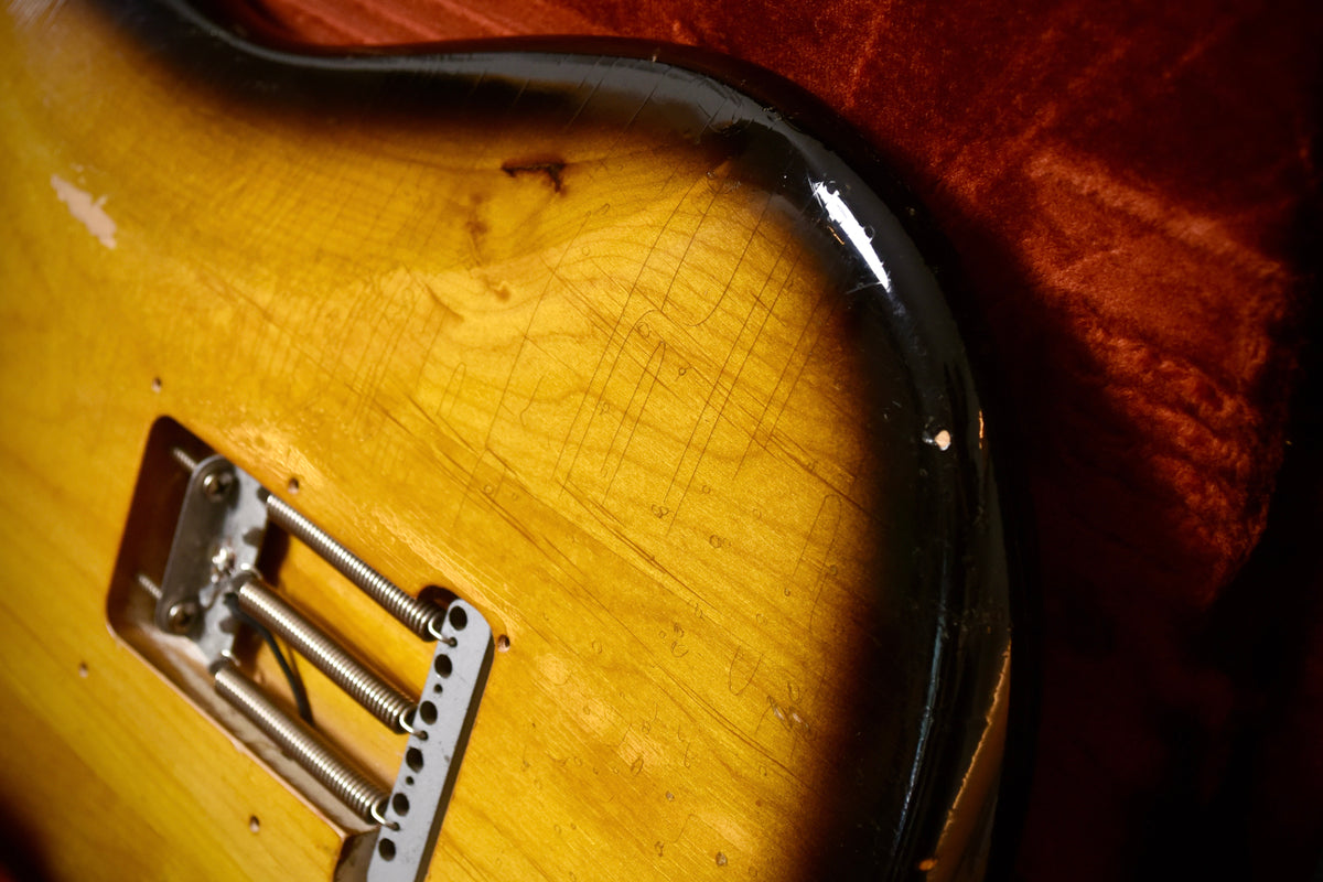 Fender American Vintage Reissue 1957 Stratocaster 2 Tone Sunburst (Pre-owned, 1986)