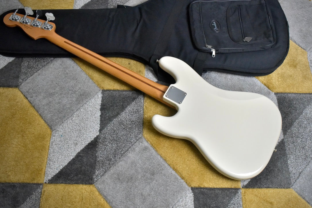 Fender Standard Precision Bass with Rosewood Fretboard 2010 - Arctic White