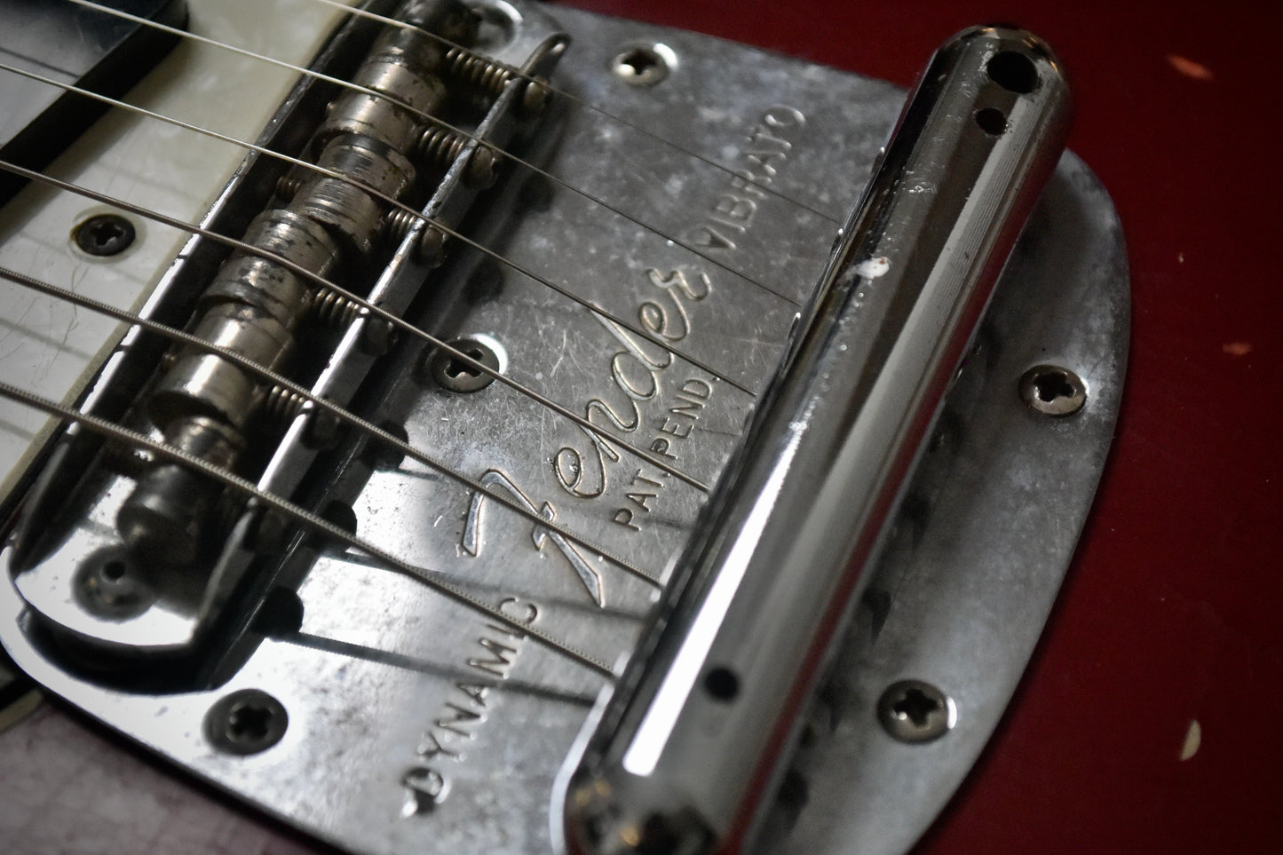 Fender Mustang Guitar with Rosewood Fretboard 1966 - Dakota Red