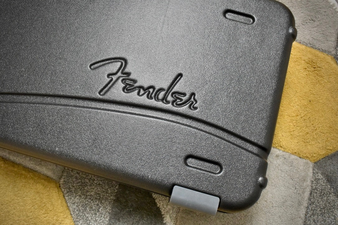 Fender 099-6162-306 Deluxe Molded Bass Case 2010s - Black