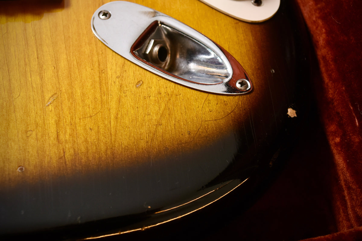 Fender American Vintage Reissue 1957 Stratocaster 2 Tone Sunburst (Pre-owned, 1986)