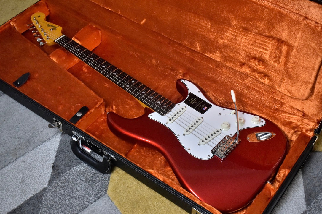 Fender American Vintage II '65 Stratocaster 2025 - Candy Apple Red