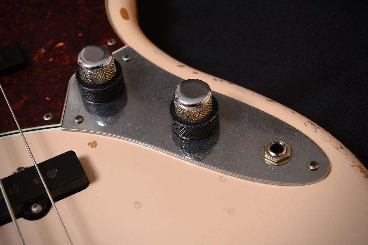 Fender Flea Signature Jazz Bass Roadworn Shell Pink 2016
