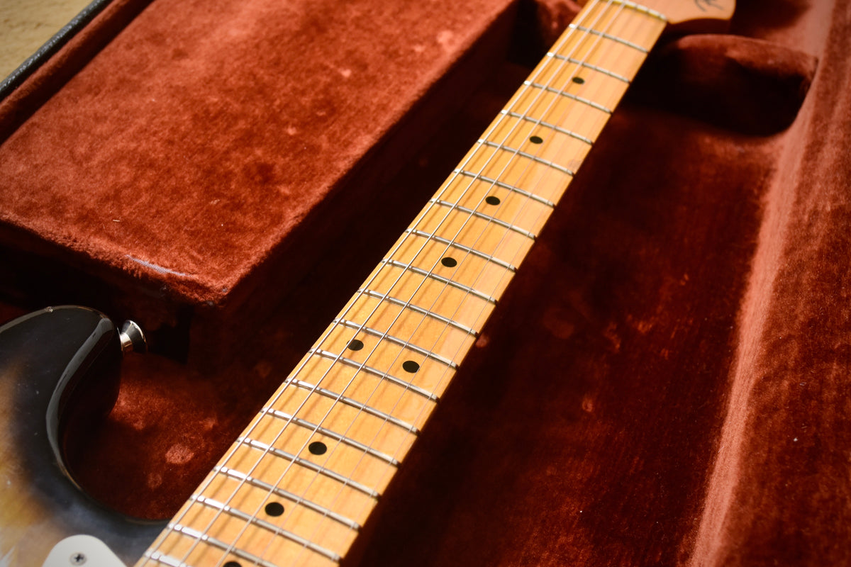 Fender American Vintage Reissue 1957 Stratocaster 2 Tone Sunburst (Pre-owned, 1986)