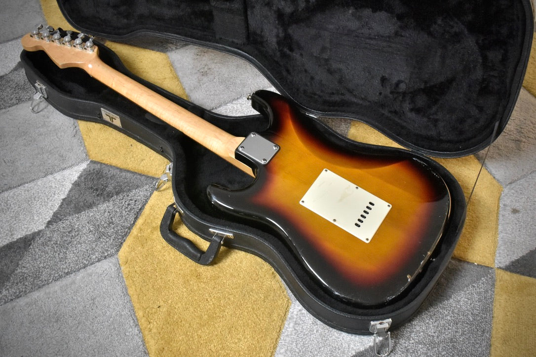 Squier Stratocaster SE European Version 2000s - 3 Tone Sunburst