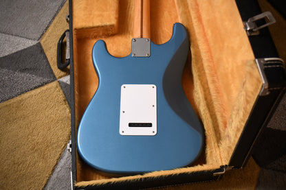 Fender (Mex) Standard Stratocaster RW / Lake Placid Blue (Pre-owned, 1995)