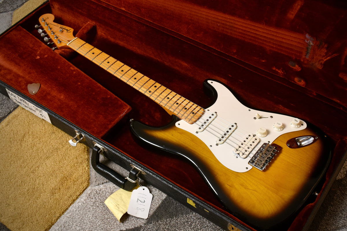 Fender American Vintage Reissue 1957 Stratocaster 2 Tone Sunburst (Pre-owned, 1986)