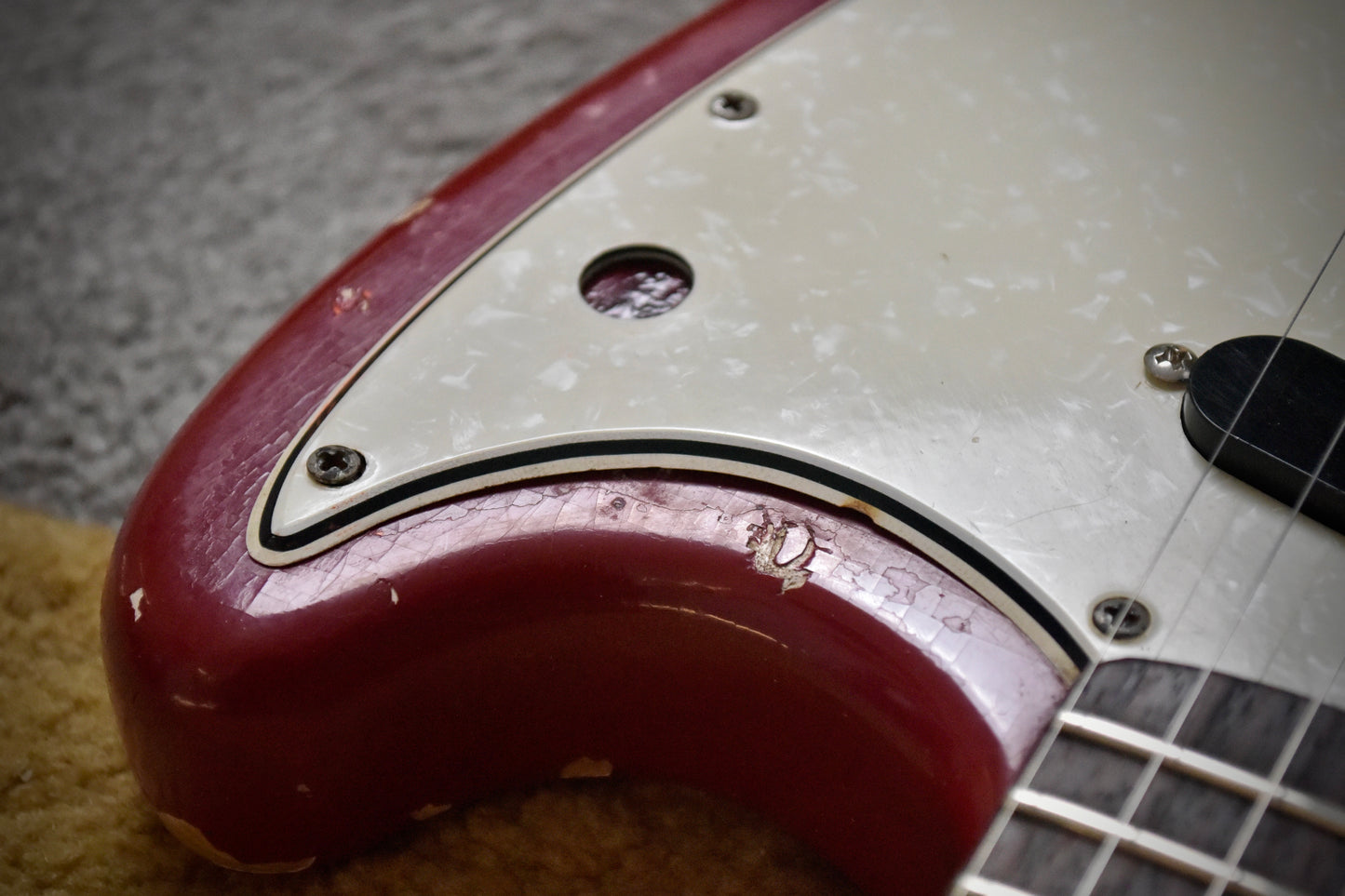 Fender Mustang Guitar with Rosewood Fretboard 1966 - Dakota Red